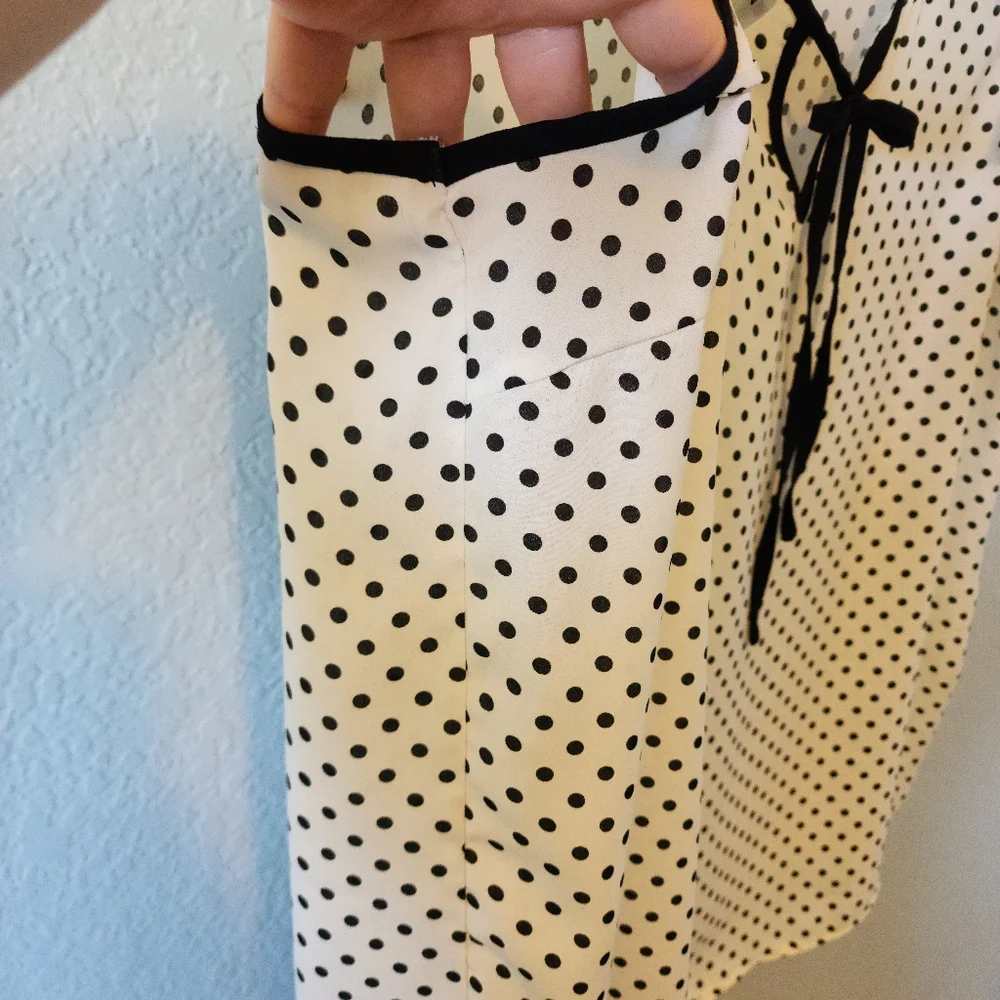 Torrid - 3X - White and Black Polka Dot Tie Neck - Picture 7 of 10